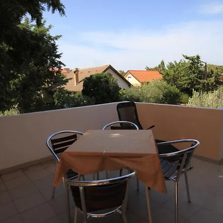 8241d Appartement Ugljan